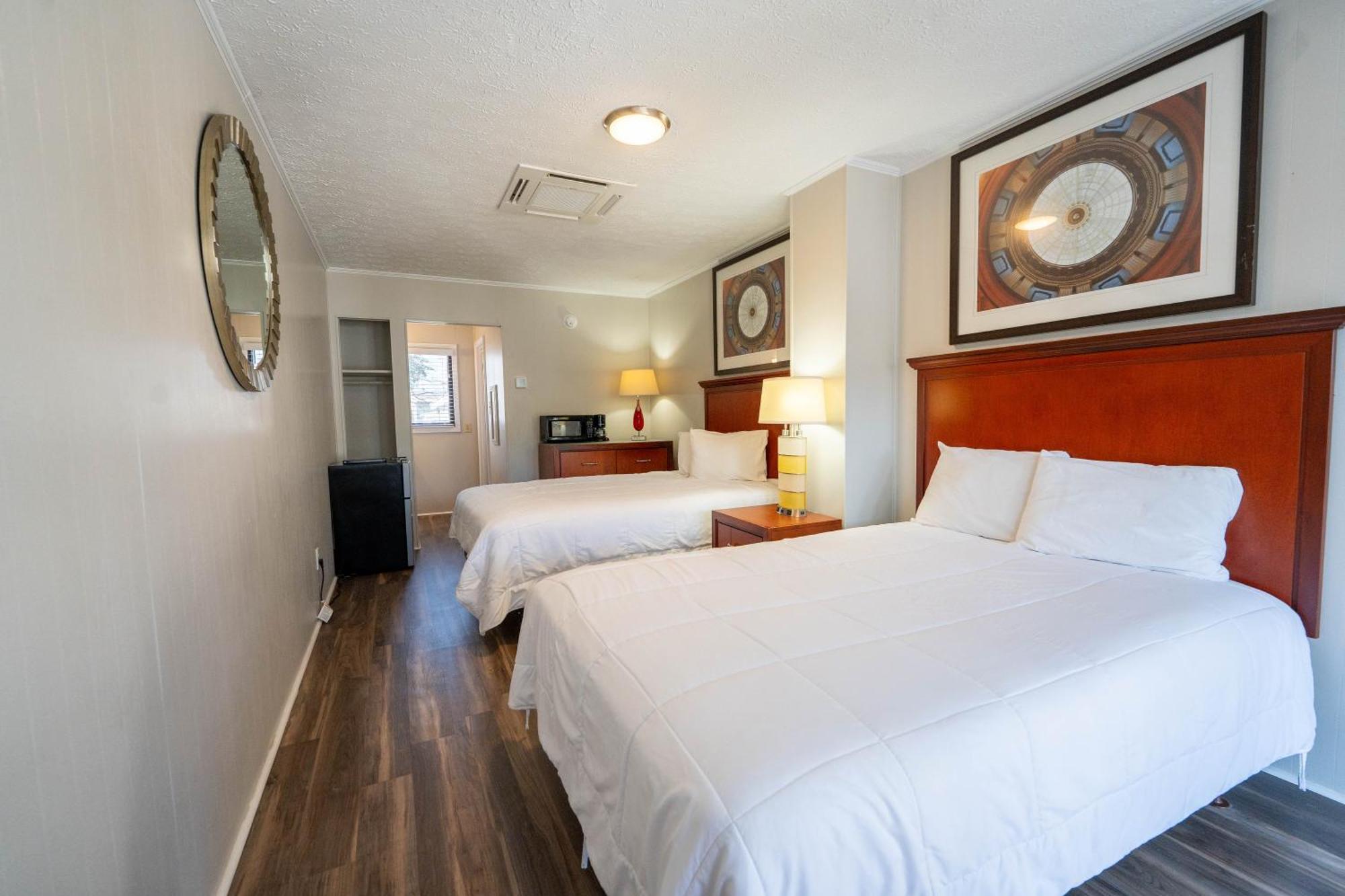 The Grand Regal Resort Elizabethtown Exterior photo