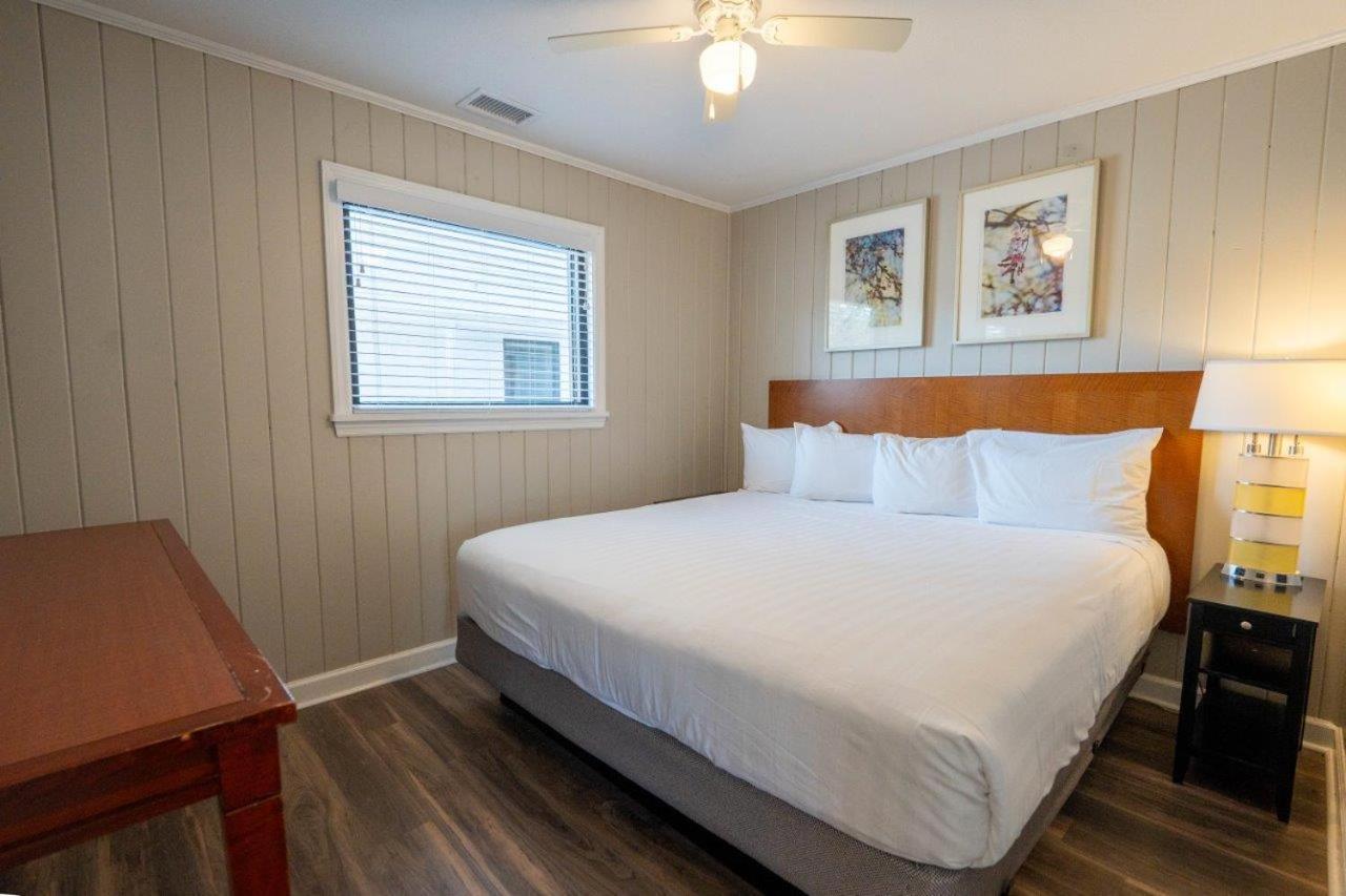 The Grand Regal Resort Elizabethtown Exterior photo